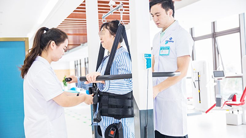 医养结合不是把医院和养老院简单拼在一起